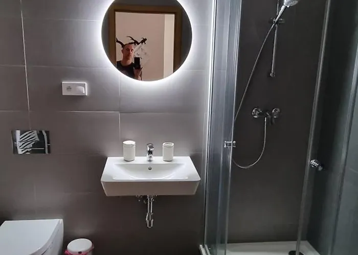 Garden Apartment, Free Private Garage Parking